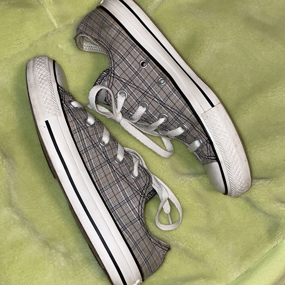 Low Cut Converse All Stars - Picture 8 of 8
